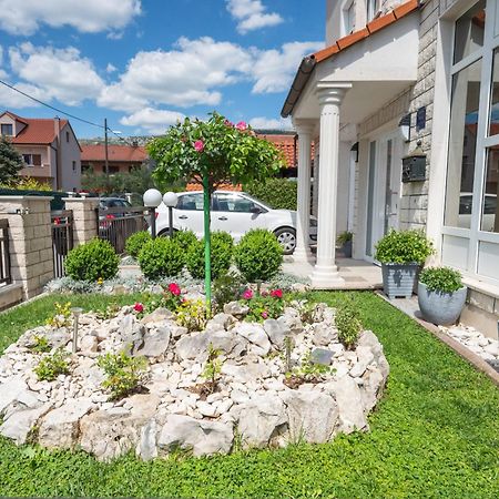 Apartments Lovric With Sea View Kaštela エクステリア 写真