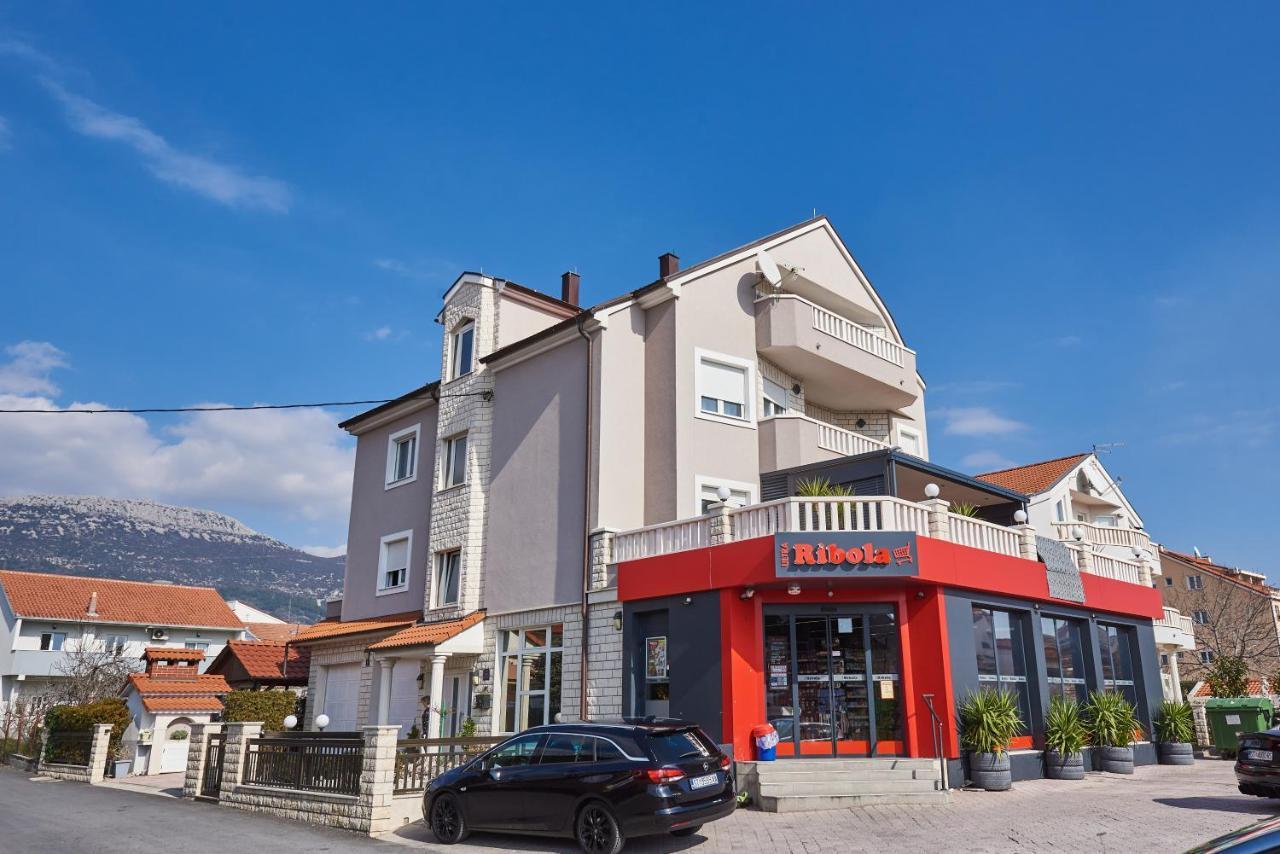 Apartments Lovric With Sea View Kaštela エクステリア 写真