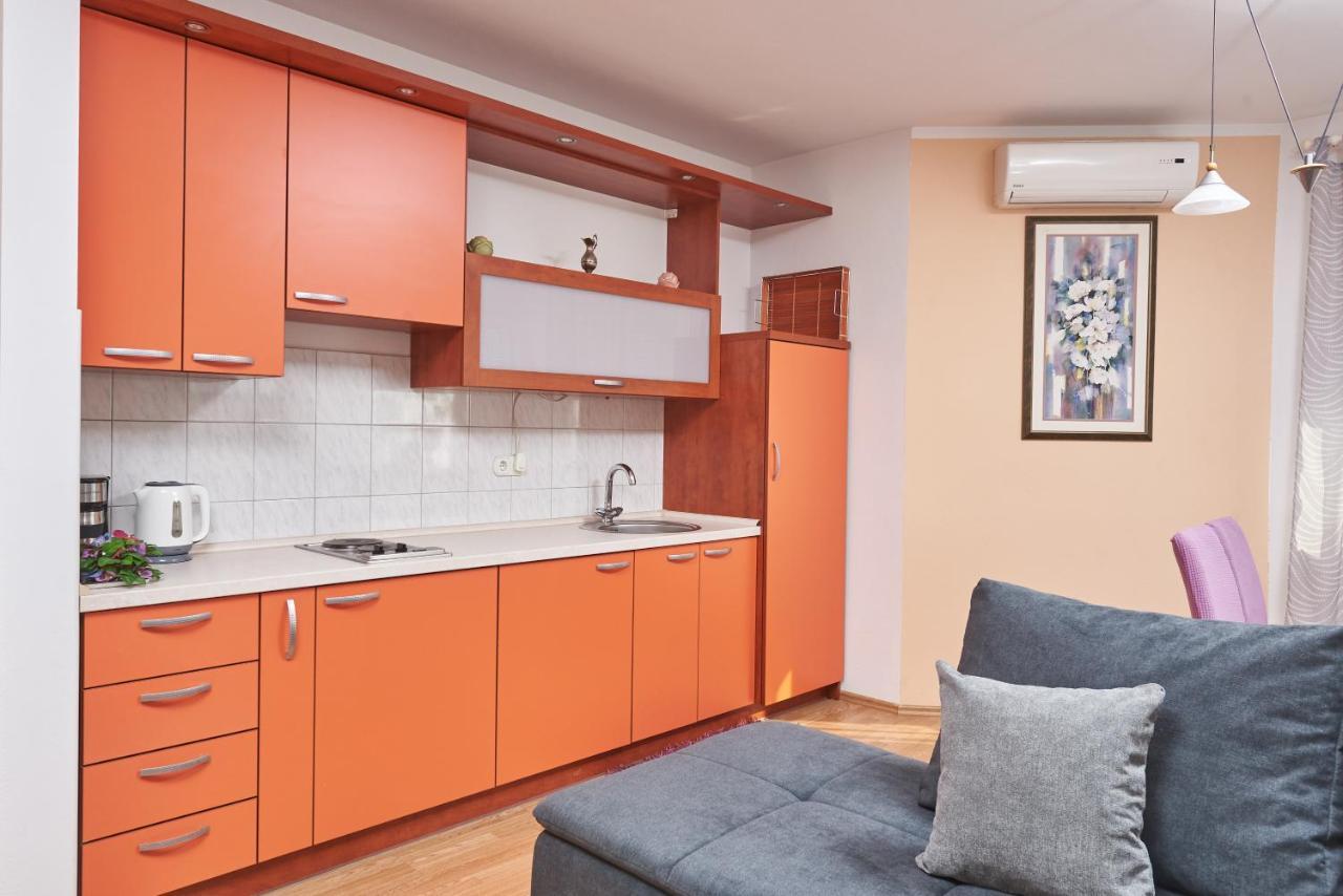 Apartments Lovric With Sea View Kaštela エクステリア 写真