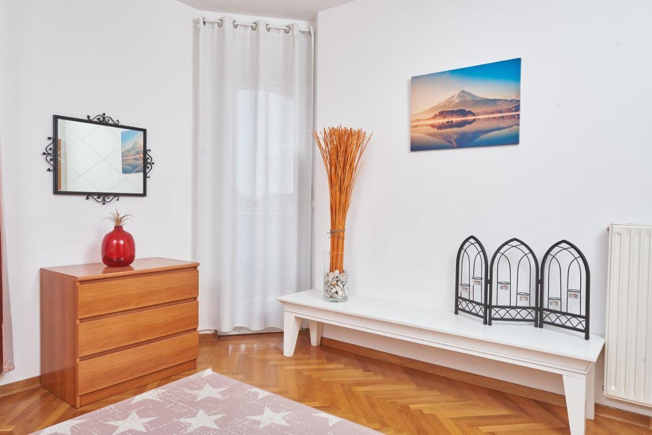 Apartments Lovric With Sea View Kaštela エクステリア 写真