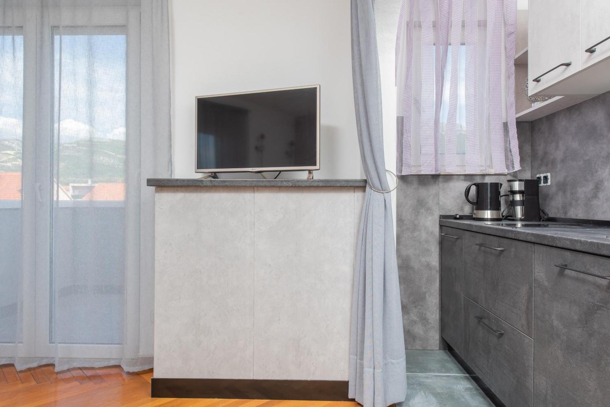 Apartments Lovric With Sea View Kaštela エクステリア 写真