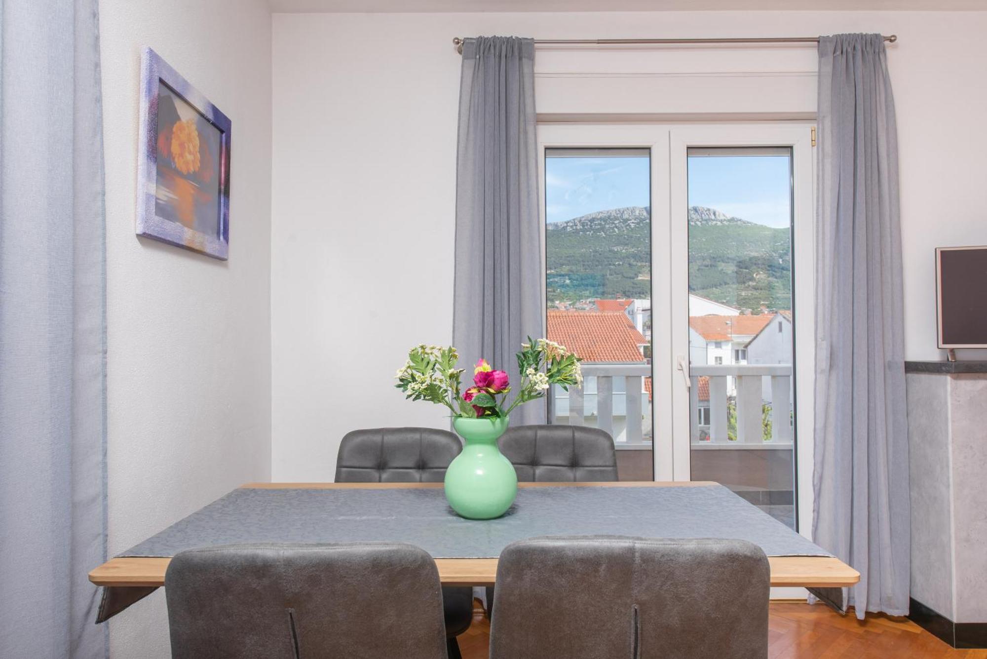 Apartments Lovric With Sea View Kaštela エクステリア 写真