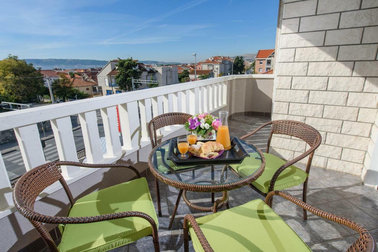 Apartments Lovric With Sea View Kaštela エクステリア 写真