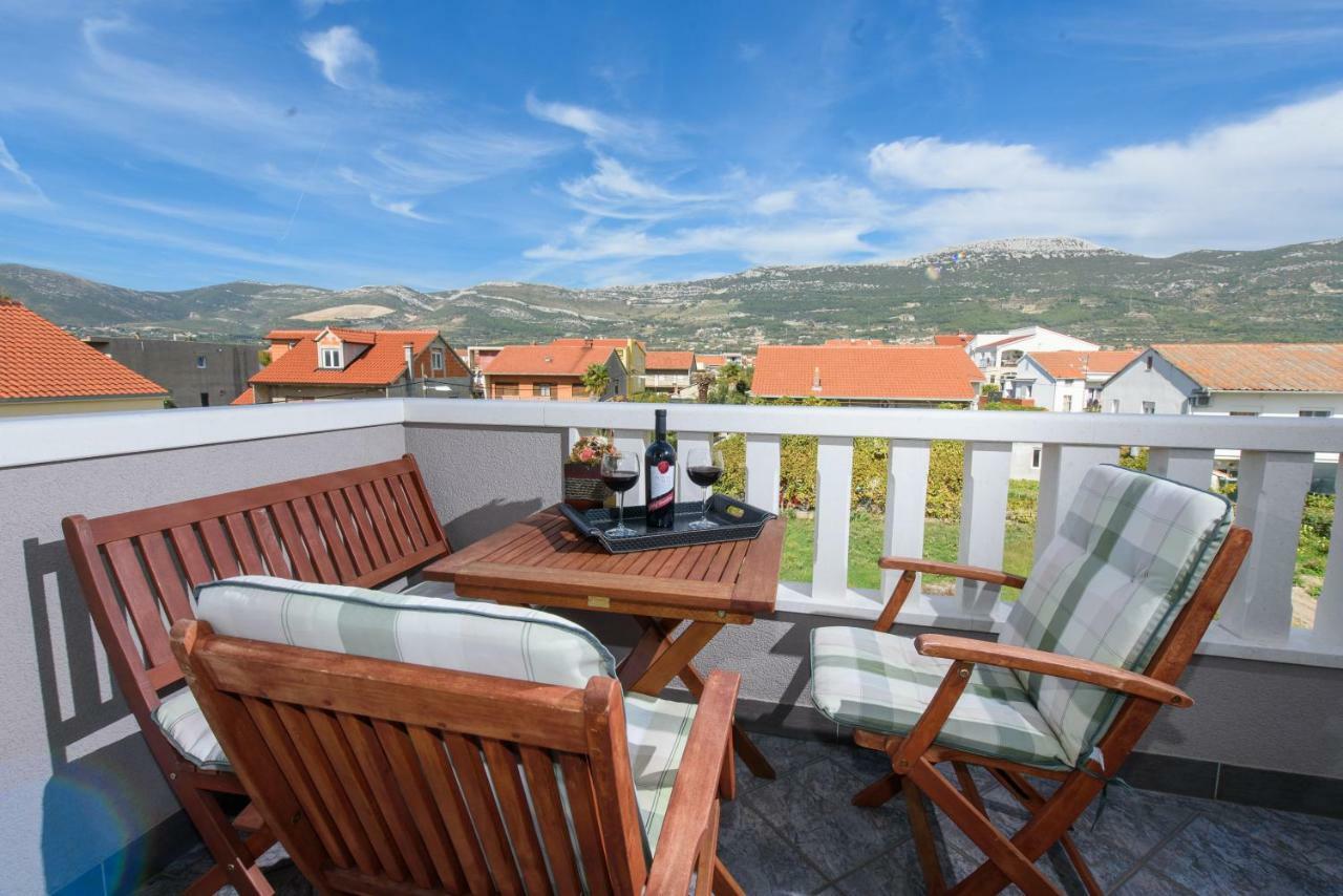 Apartments Lovric With Sea View Kaštela エクステリア 写真