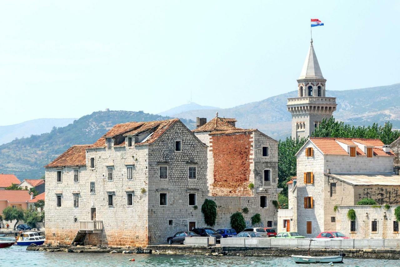 Apartments Lovric With Sea View Kaštela エクステリア 写真